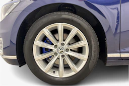 sininen Volkswagen Passat 2017 kuva 9.