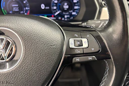 sininen Volkswagen Passat 2017 kuva 12.