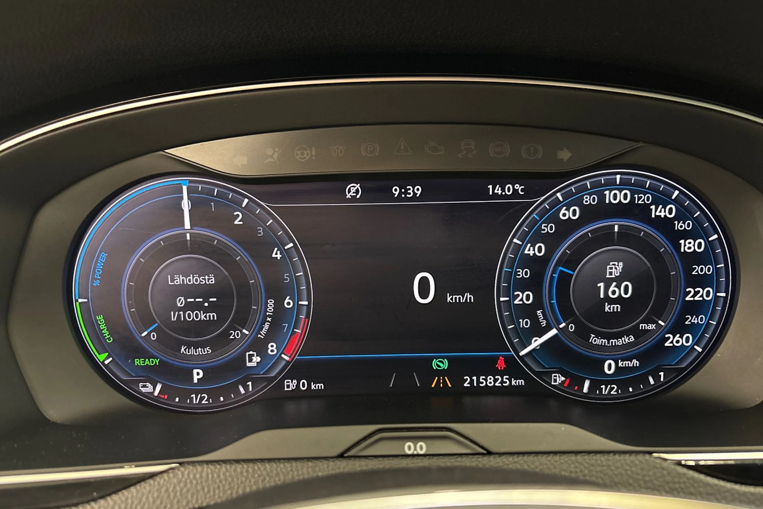 sininen Volkswagen Passat 2017 kuva 14.