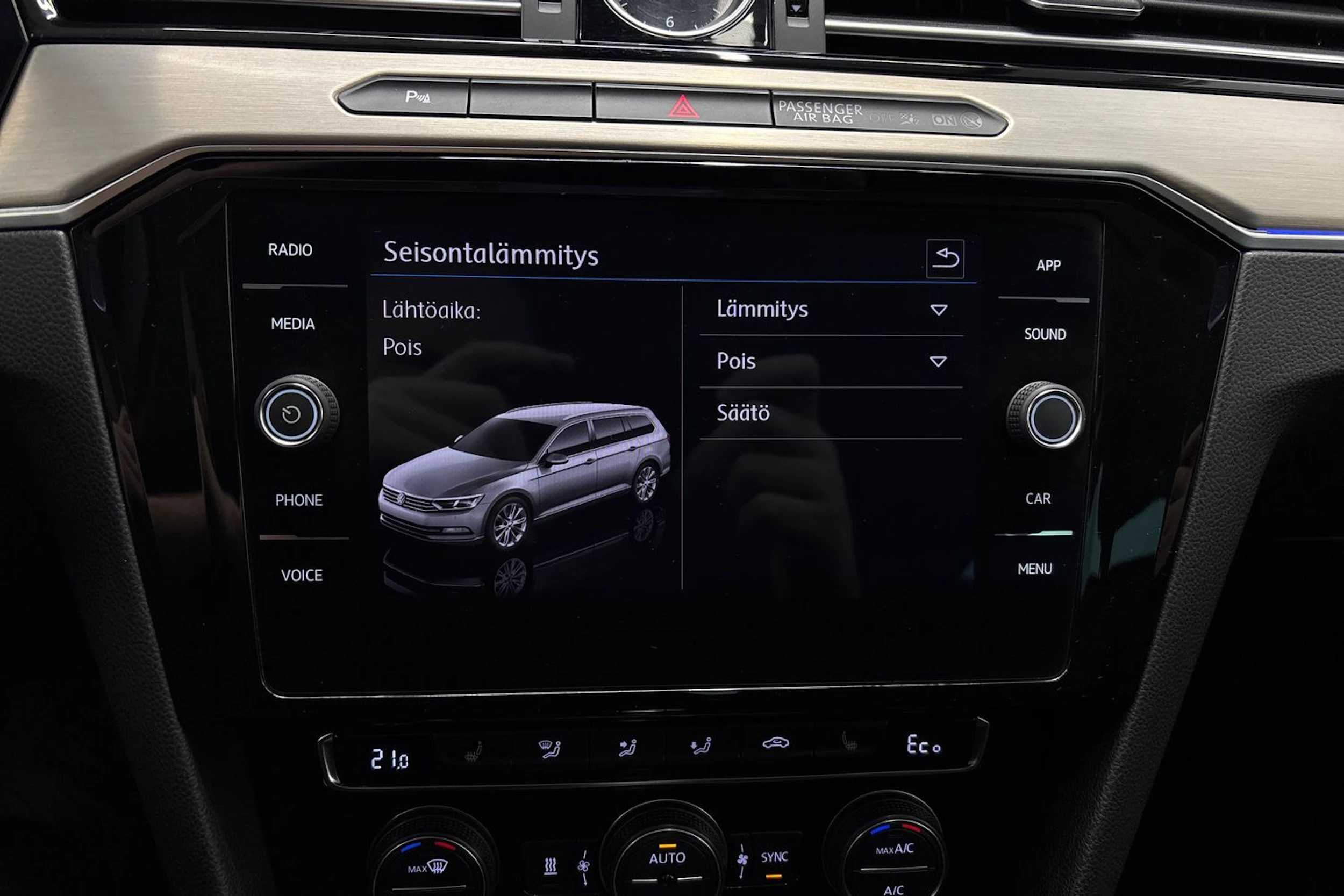 sininen Volkswagen Passat 2017 kuva 17.