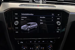 sininen Volkswagen Passat 2017 kuva 17.