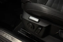 sininen Volkswagen Passat 2017 kuva 20.