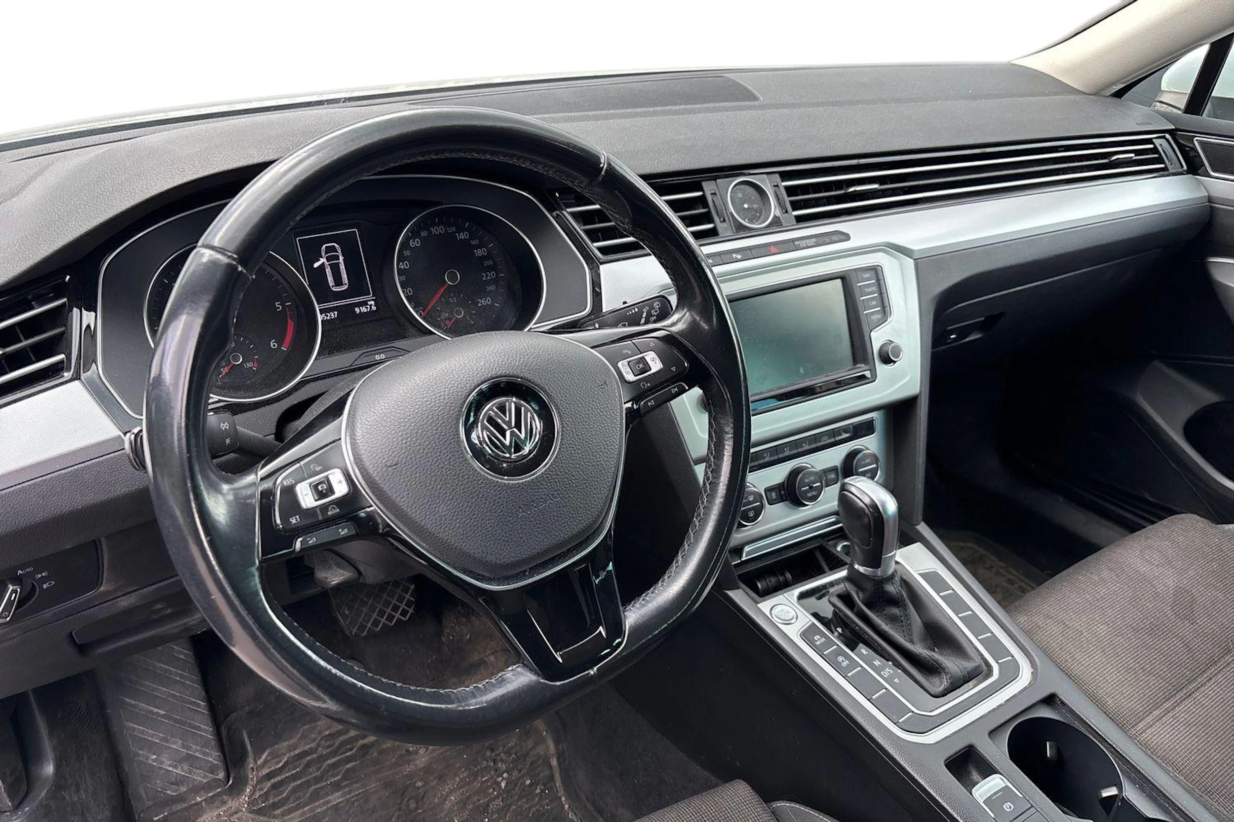Valkoinen Volkswagen PASSAT 2017 kuva 3.