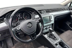 Valkoinen Volkswagen PASSAT 2017 kuva 3.