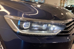 sininen Volkswagen Passat 2017 kuva 17.