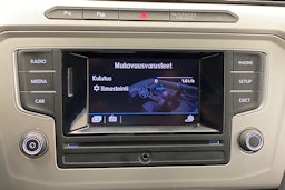 sininen Volkswagen Passat 2017 kuva 21.