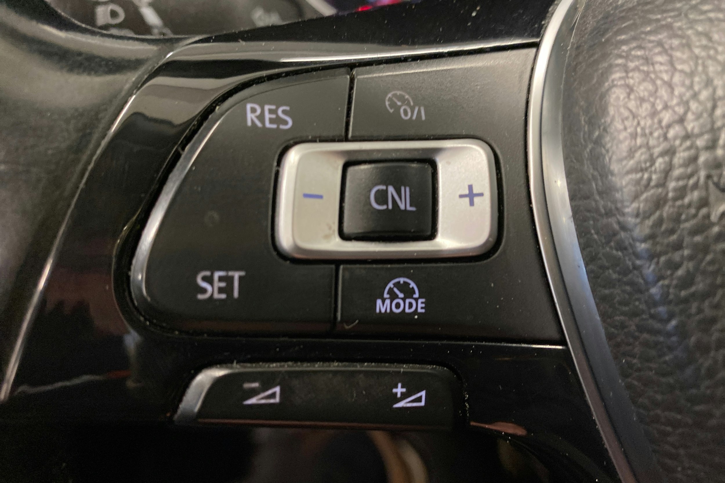 sininen Volkswagen Passat 2017 kuva 24.