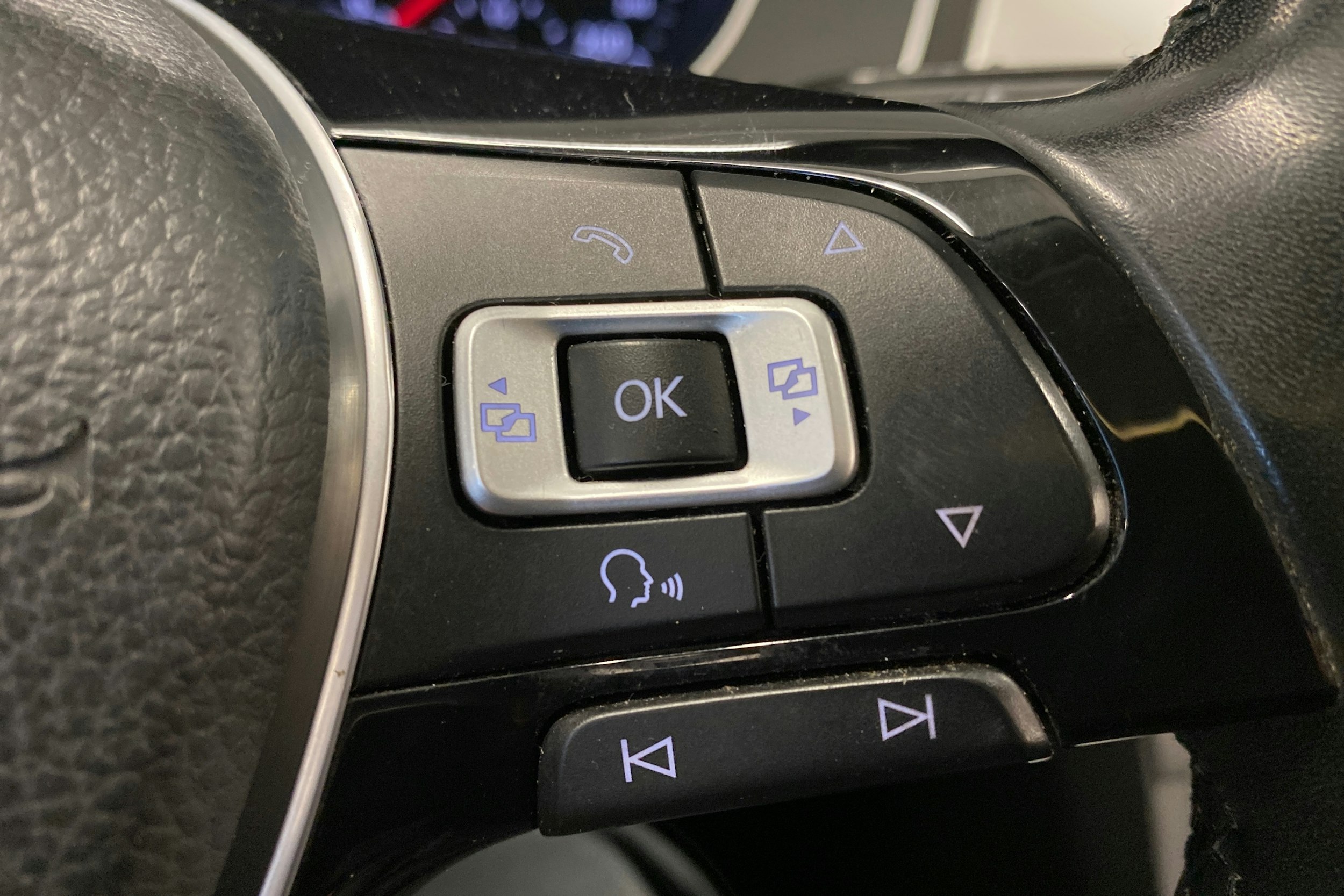 sininen Volkswagen Passat 2017 kuva 25.