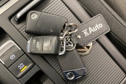 sininen Volkswagen Passat 2017 kuva 26.