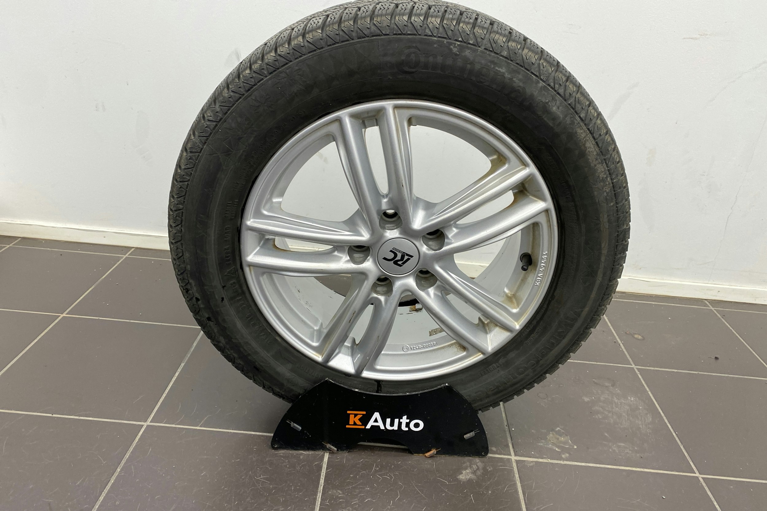 sininen Volkswagen Passat 2017 kuva 27.