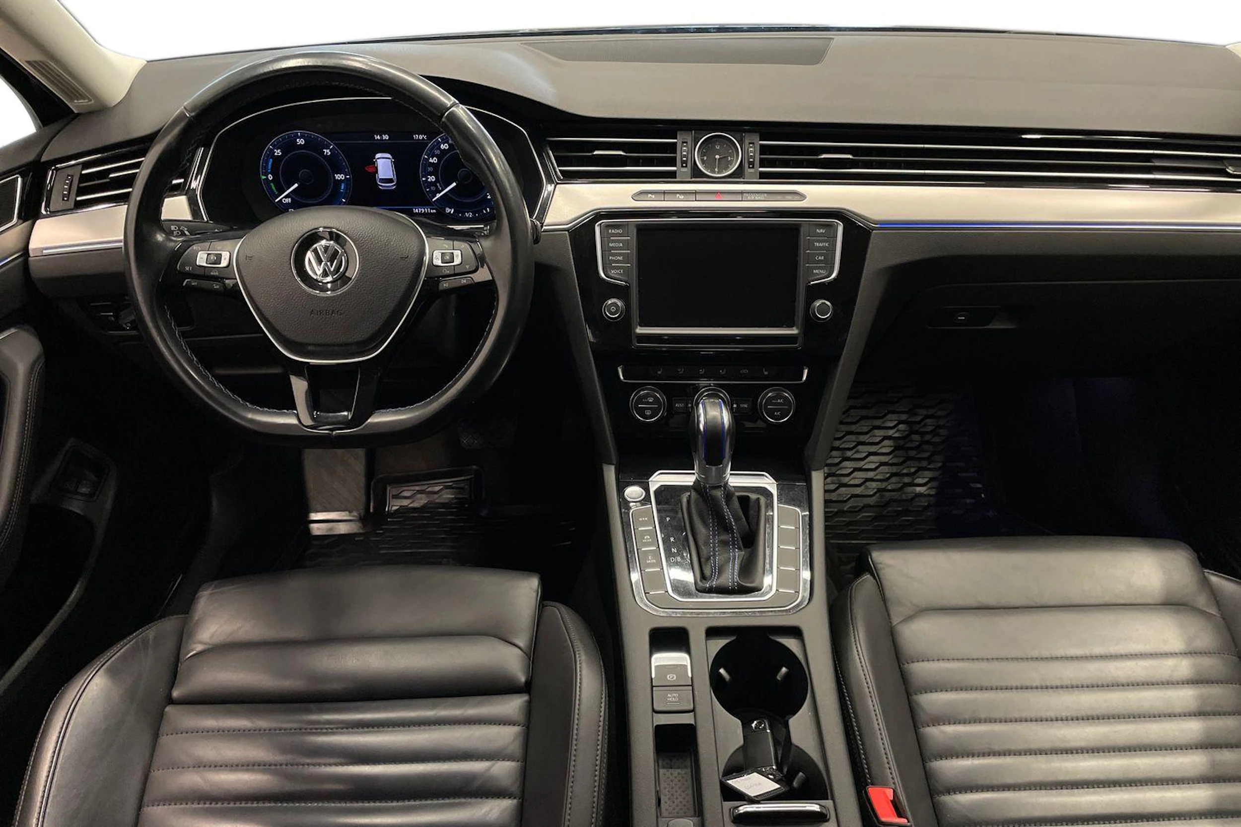 Sininen Volkswagen PASSAT 2017 kuva 7.