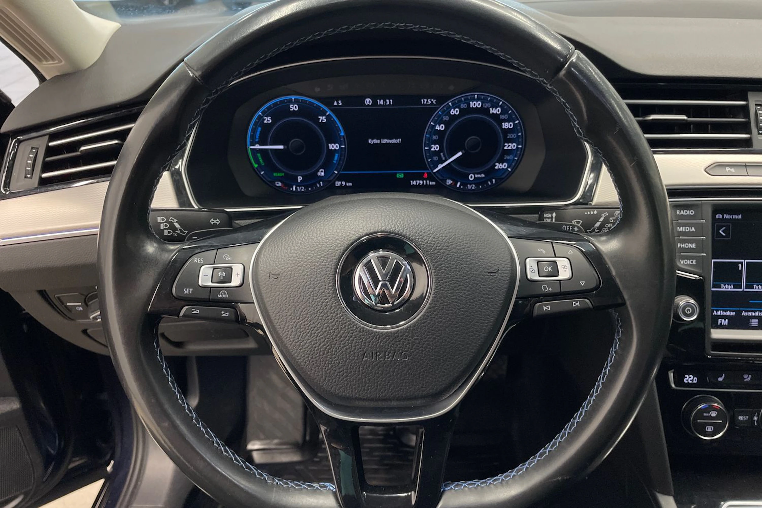 Sininen Volkswagen PASSAT 2017 kuva 13.