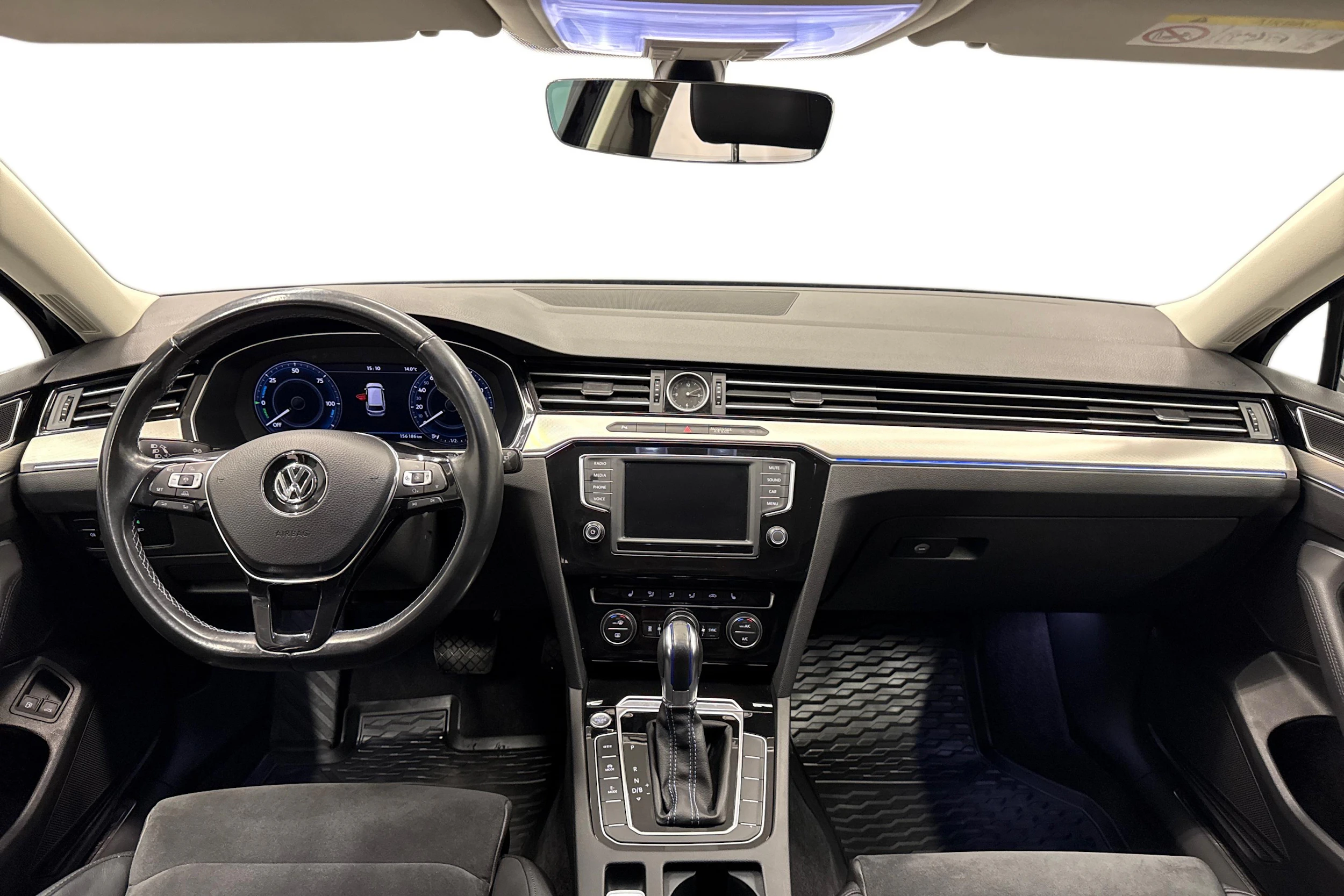 Musta Volkswagen PASSAT 2017 kuva 9.