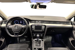 Musta Volkswagen PASSAT 2017 kuva 9.