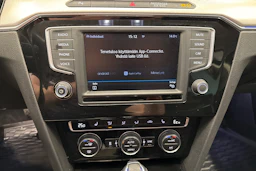 Musta Volkswagen PASSAT 2017 kuva 17.