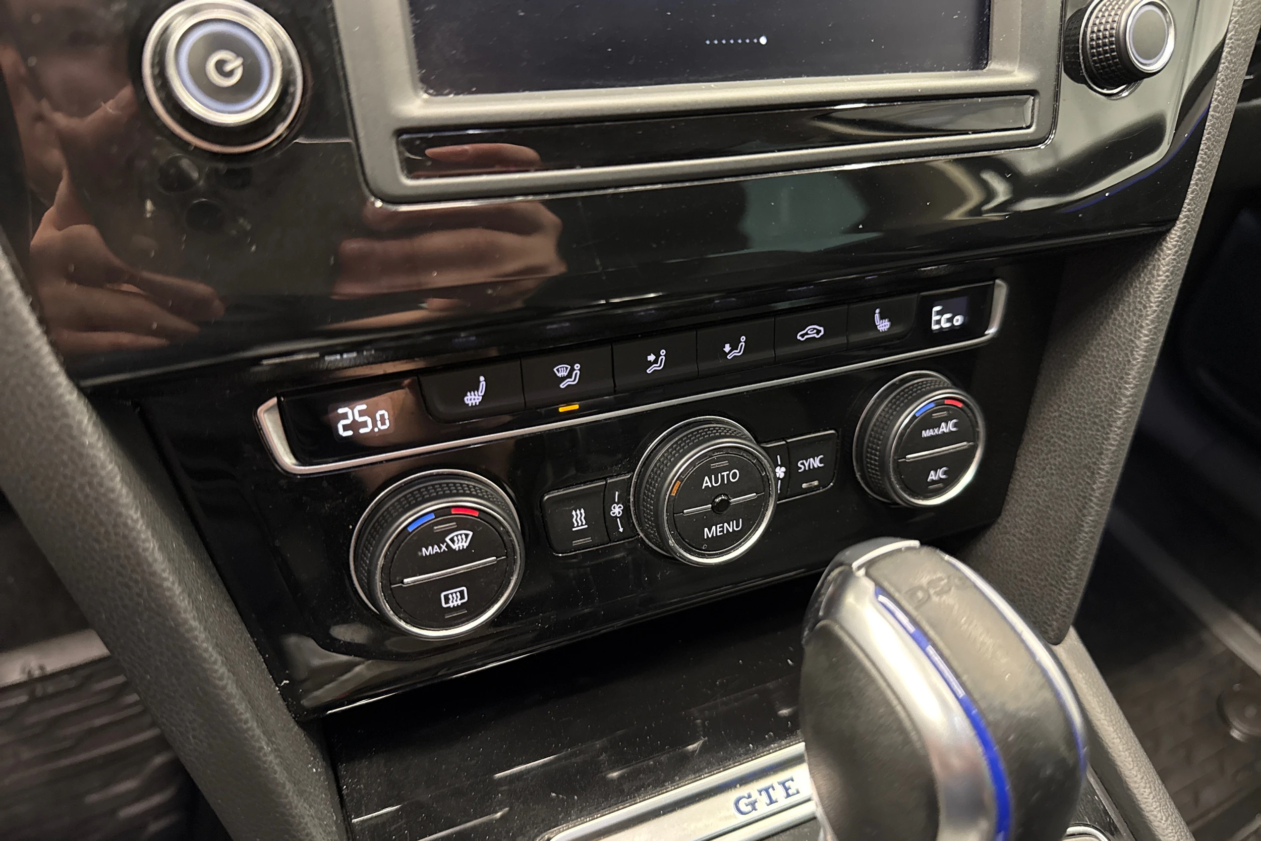 Musta Volkswagen PASSAT 2017 kuva 18.