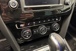 Musta Volkswagen PASSAT 2017 kuva 18.