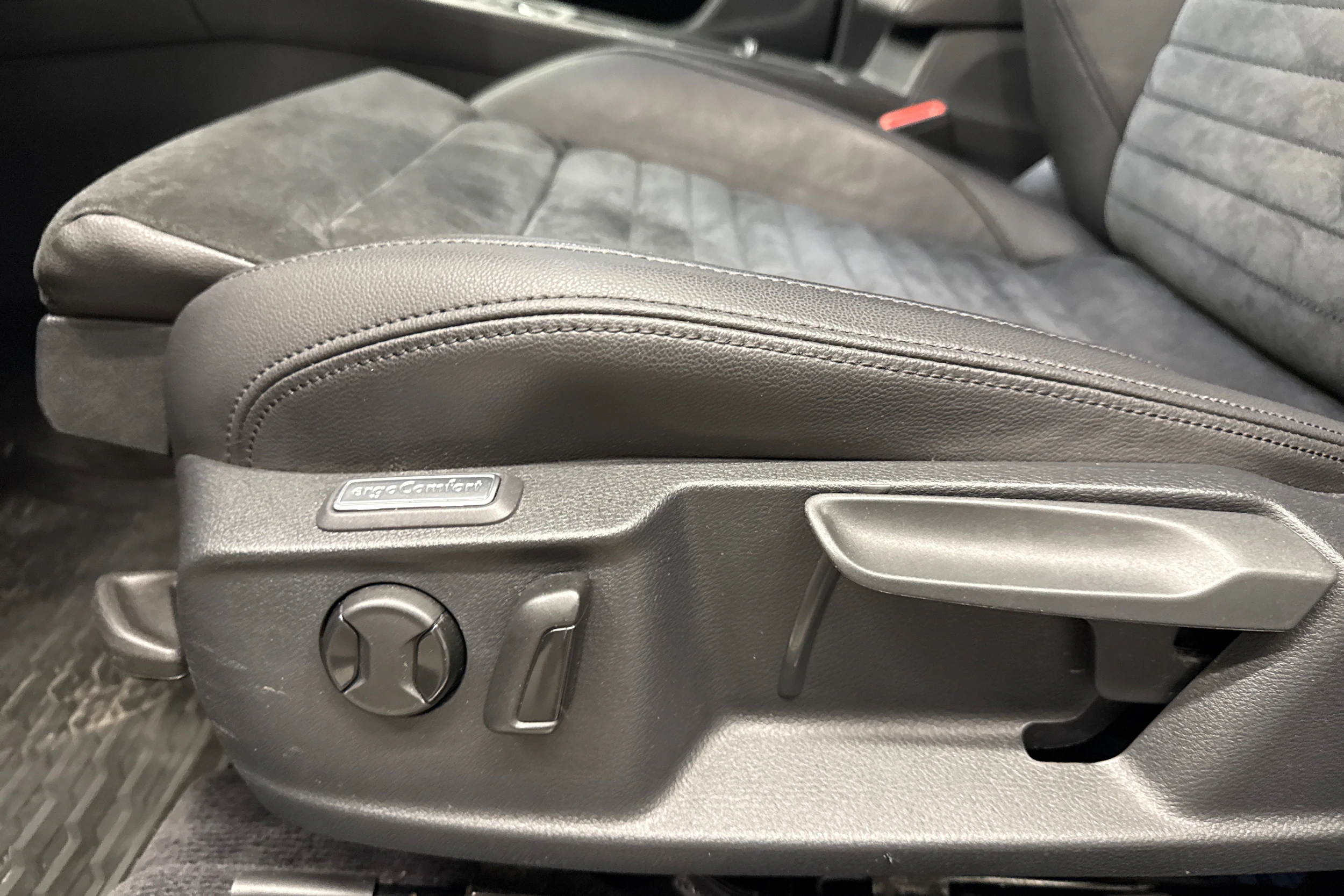 Musta Volkswagen PASSAT 2017 kuva 19.