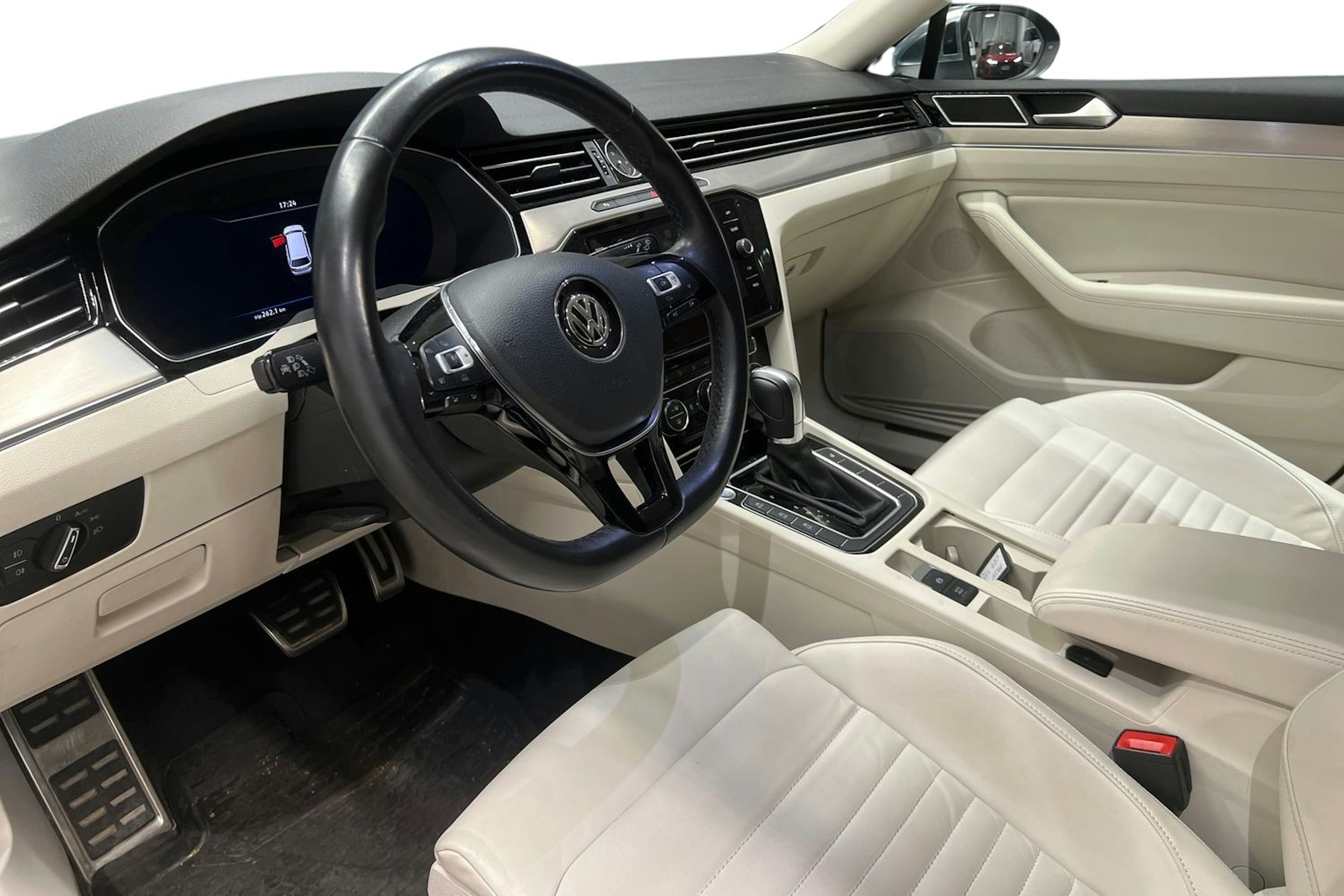 sininen Volkswagen Passat 2017 kuva 7.