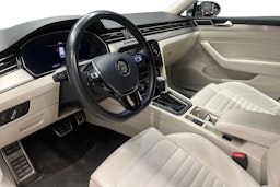 sininen Volkswagen Passat 2017 kuva 7.