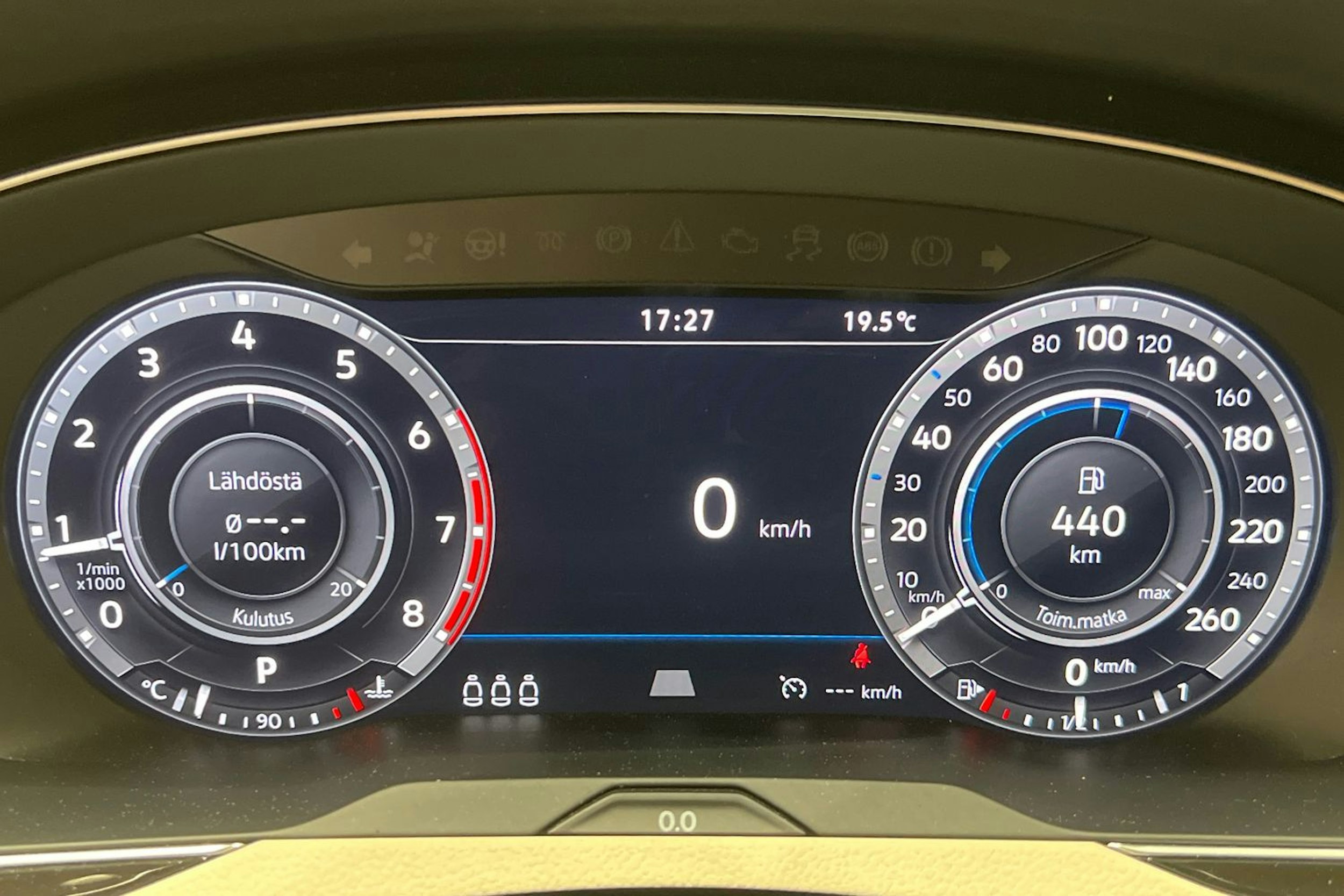 sininen Volkswagen Passat 2017 kuva 14.
