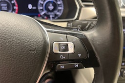 sininen Volkswagen Passat 2017 kuva 16.