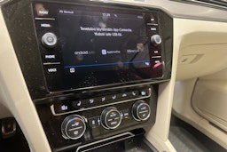 sininen Volkswagen Passat 2017 kuva 17.