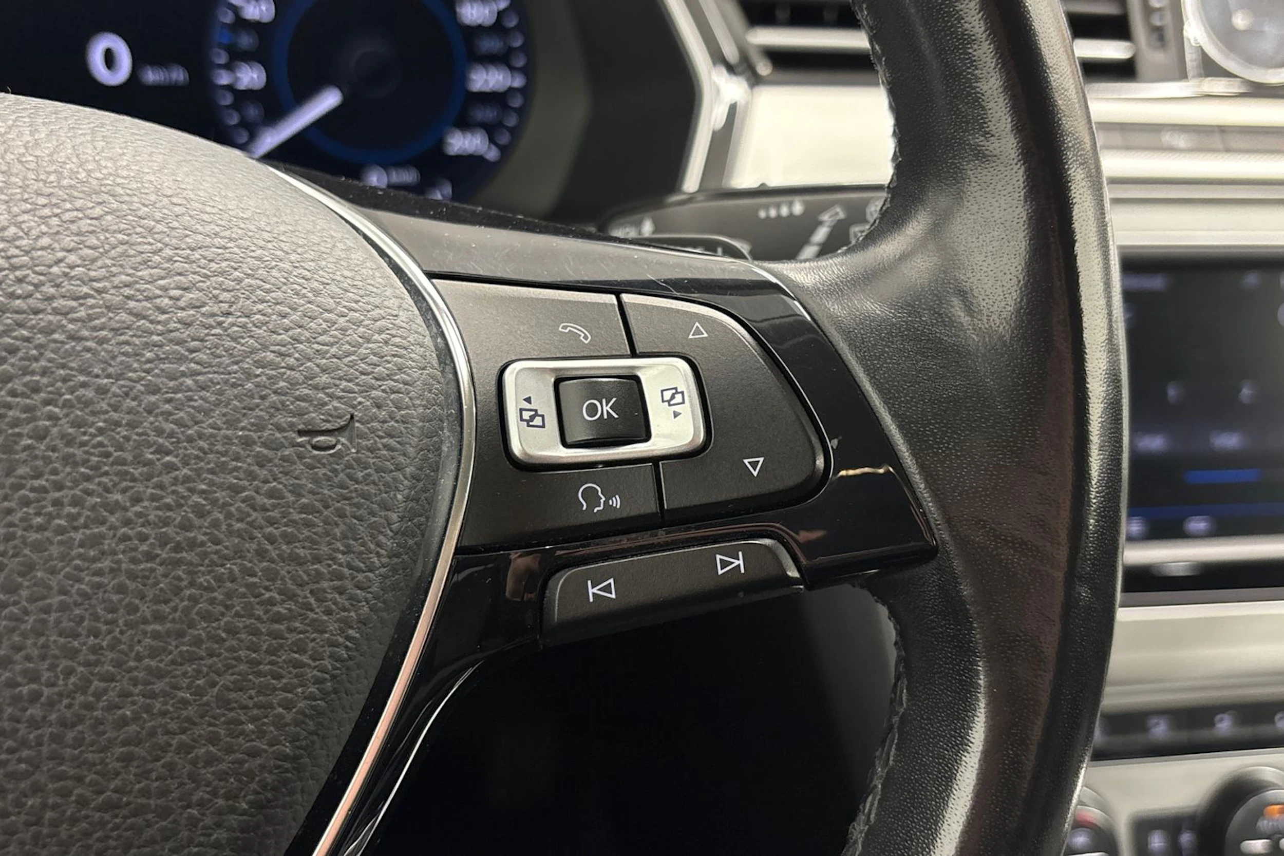 valkoinen Volkswagen Passat 2017 kuva 15.
