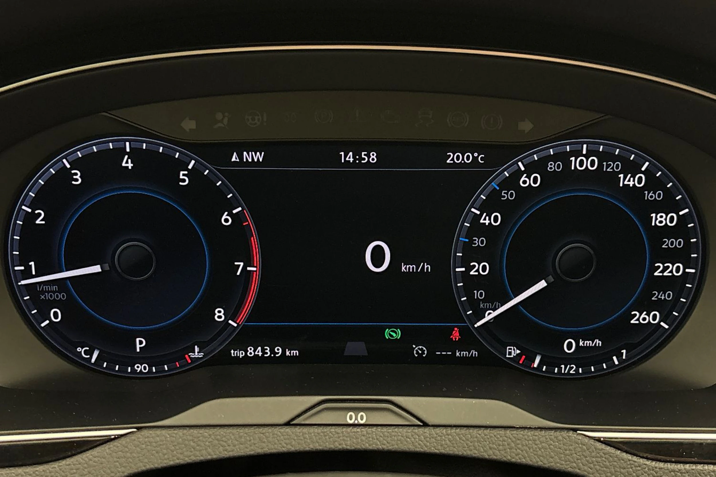 valkoinen Volkswagen Passat 2017 kuva 16.