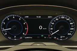 valkoinen Volkswagen Passat 2017 kuva 16.