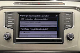 valkoinen Volkswagen Passat 2017 kuva 18.