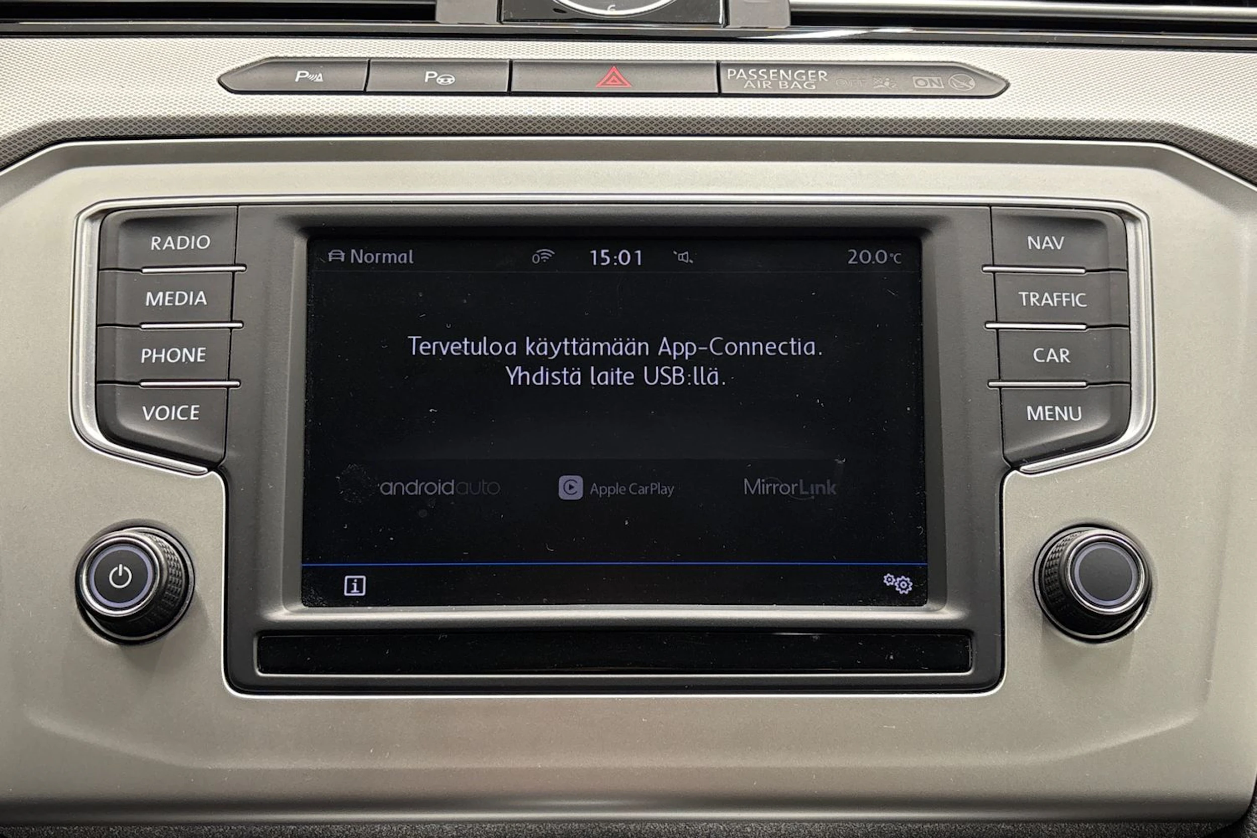 valkoinen Volkswagen Passat 2017 kuva 21.