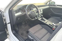 valkoinen Volkswagen Passat 2017 kuva 3.