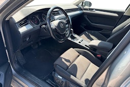 met. harmaa Volkswagen Passat 2017 kuva 3.