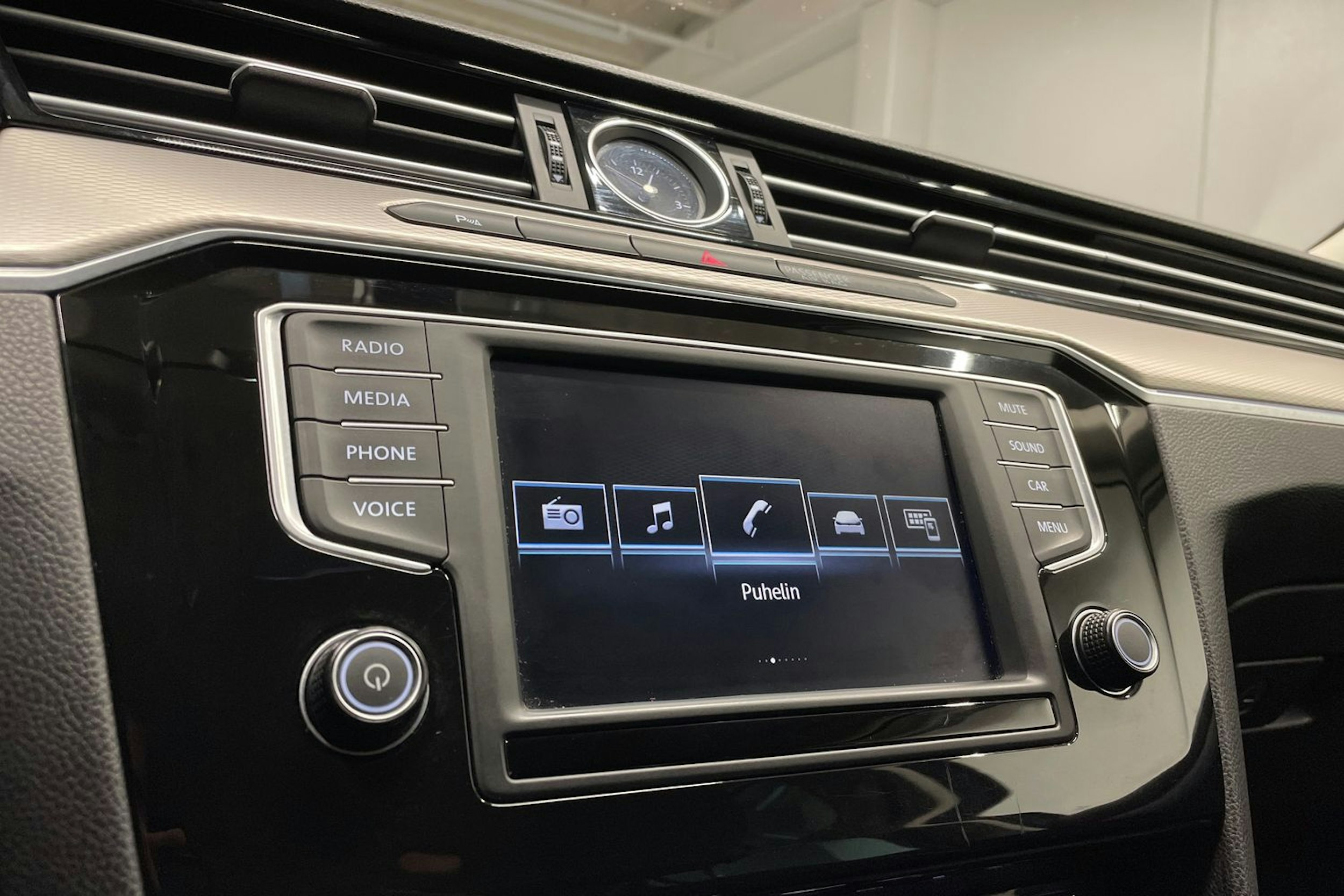 Sininen Volkswagen PASSAT 2017 kuva 16.