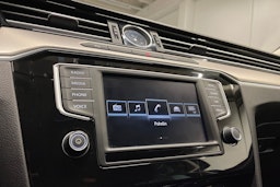 Sininen Volkswagen PASSAT 2017 kuva 16.