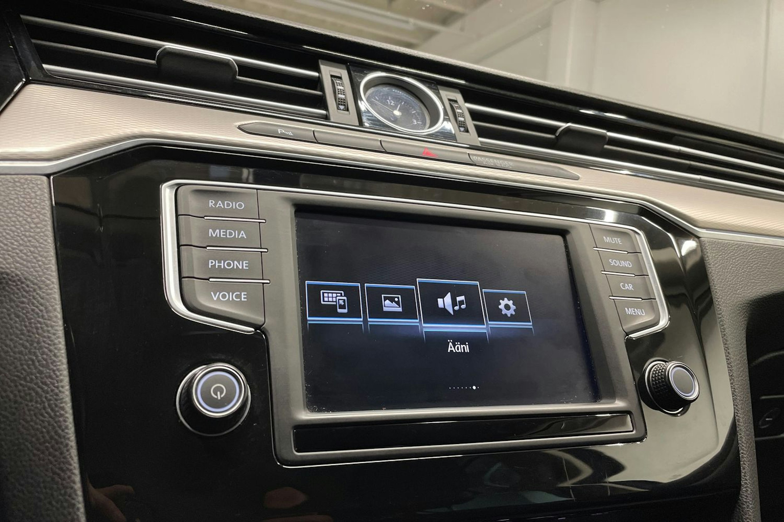 Sininen Volkswagen PASSAT 2017 kuva 17.