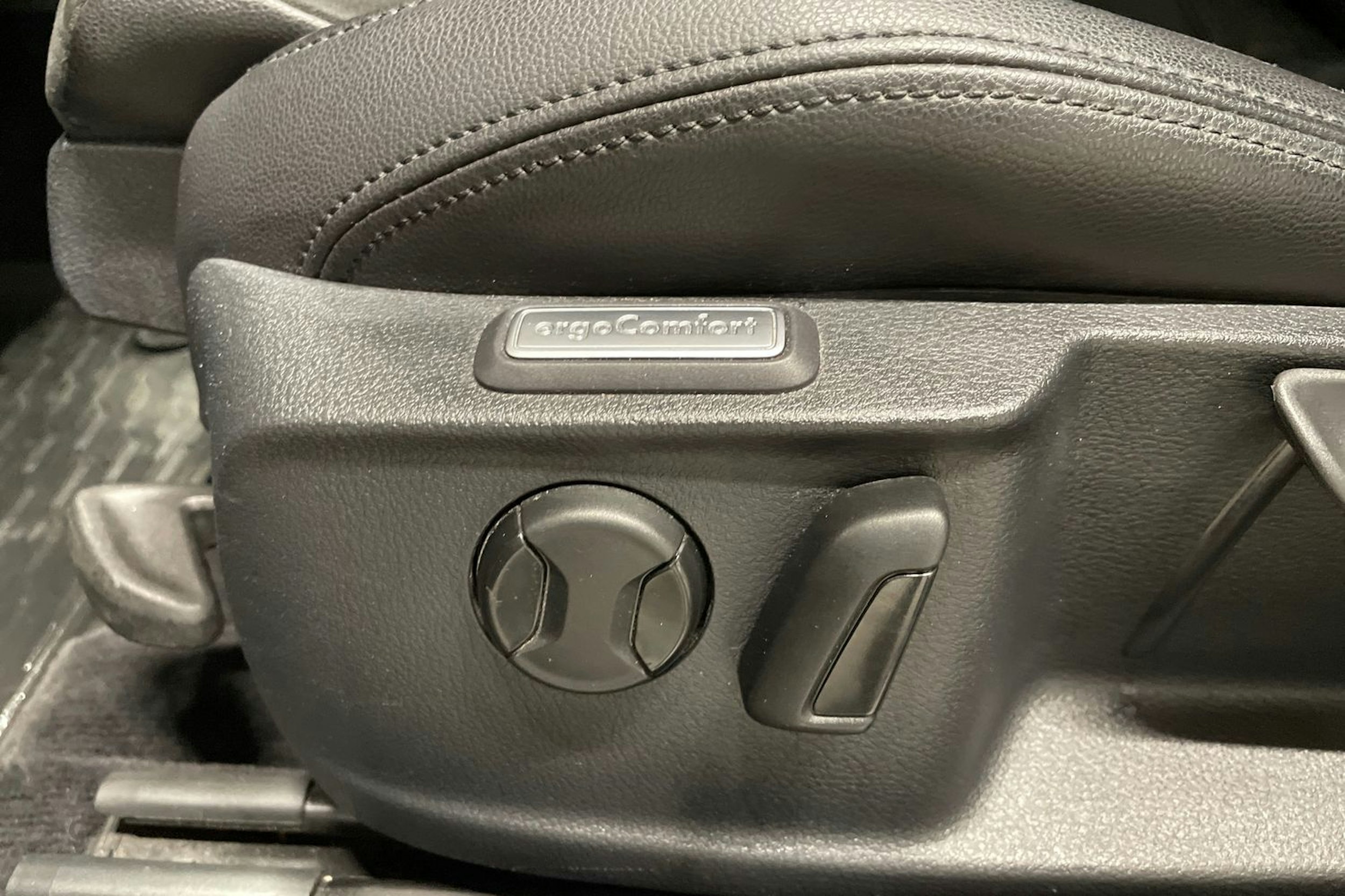 Sininen Volkswagen PASSAT 2017 kuva 25.