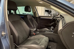 Sininen Volkswagen PASSAT 2017 kuva 27.