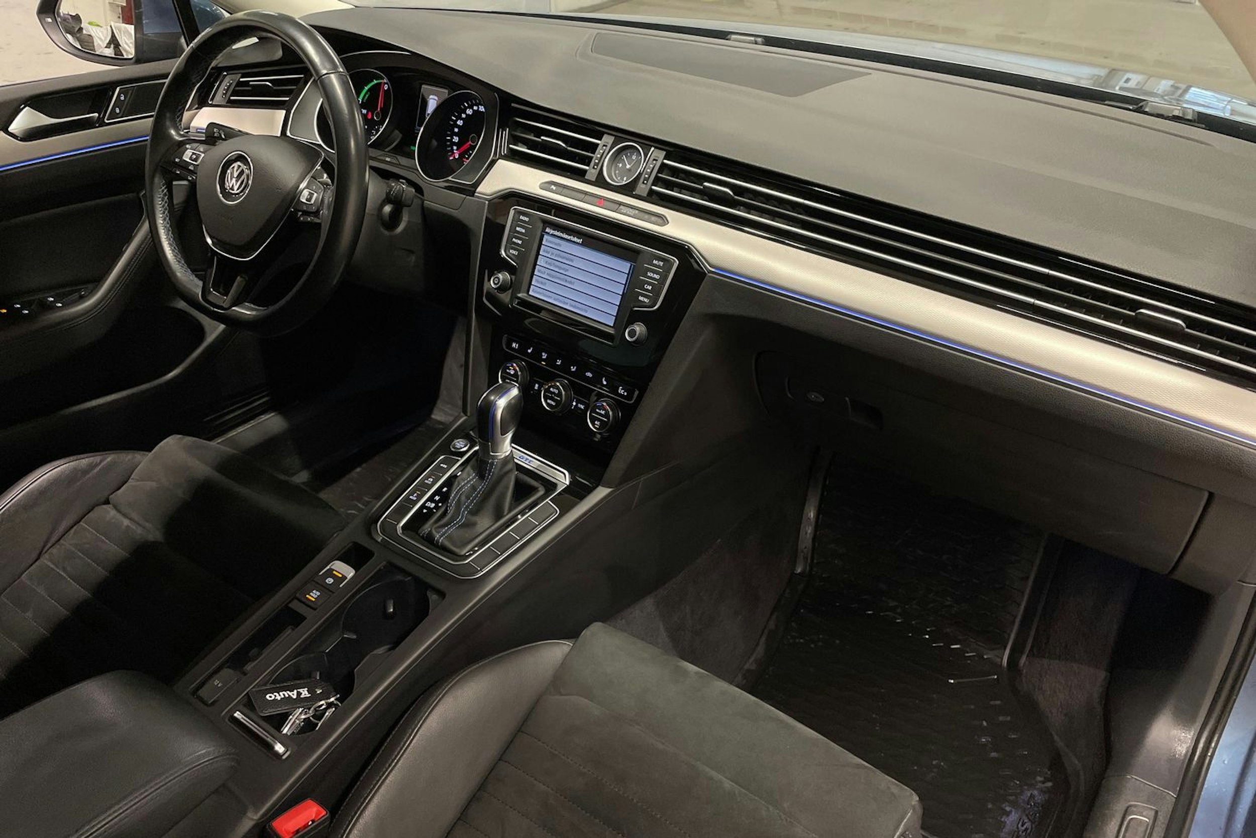 Sininen Volkswagen PASSAT 2017 kuva 28.