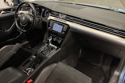 Sininen Volkswagen PASSAT 2017 kuva 28.