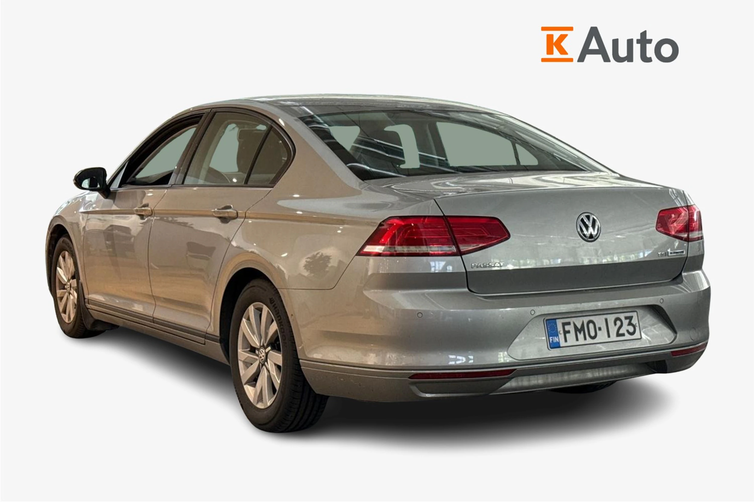 Harmaa Volkswagen PASSAT 2017 kuva 2.