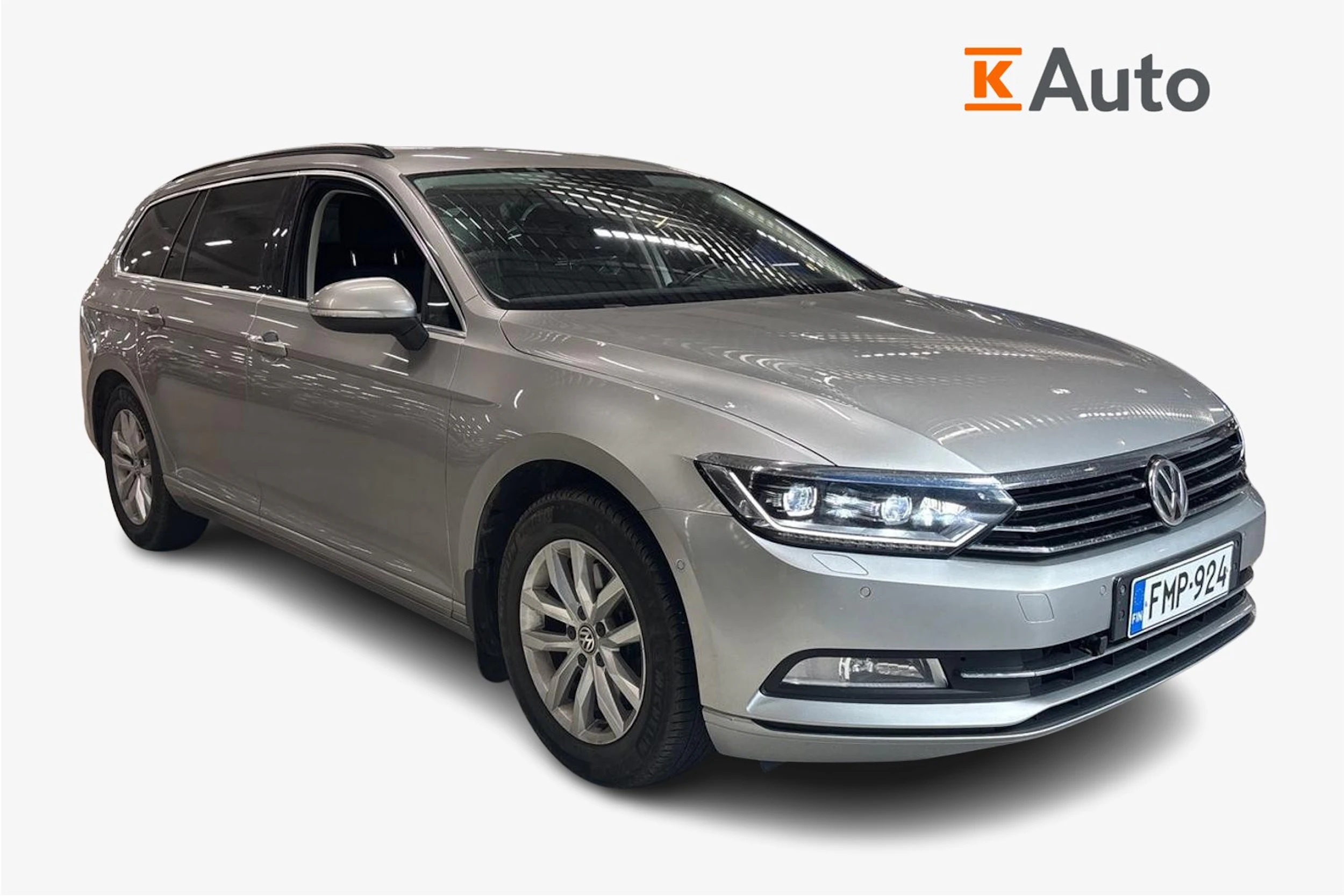 harmaa Volkswagen Passat 2017 kuva 1.