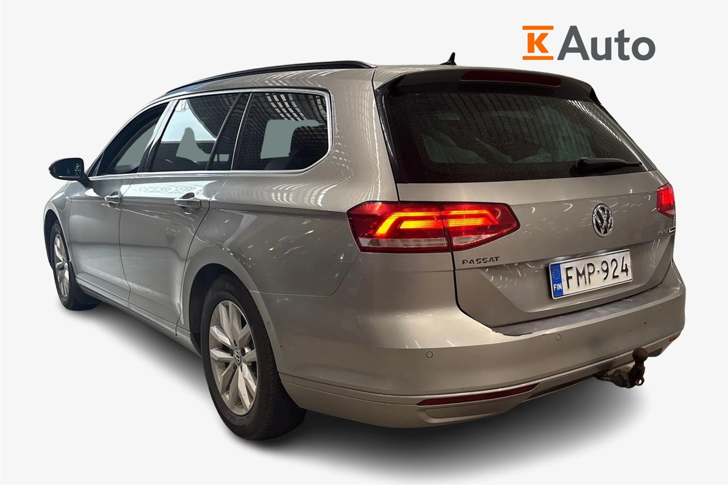 harmaa Volkswagen Passat 2017 kuva 2.