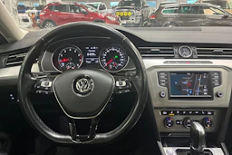 met. hopea Volkswagen Passat 2017 kuva 4.