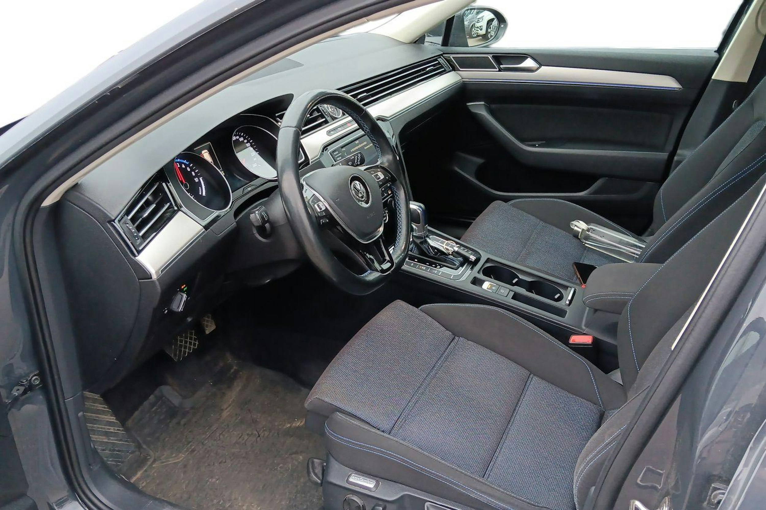 Harmaa Volkswagen PASSAT 2017 kuva 3.