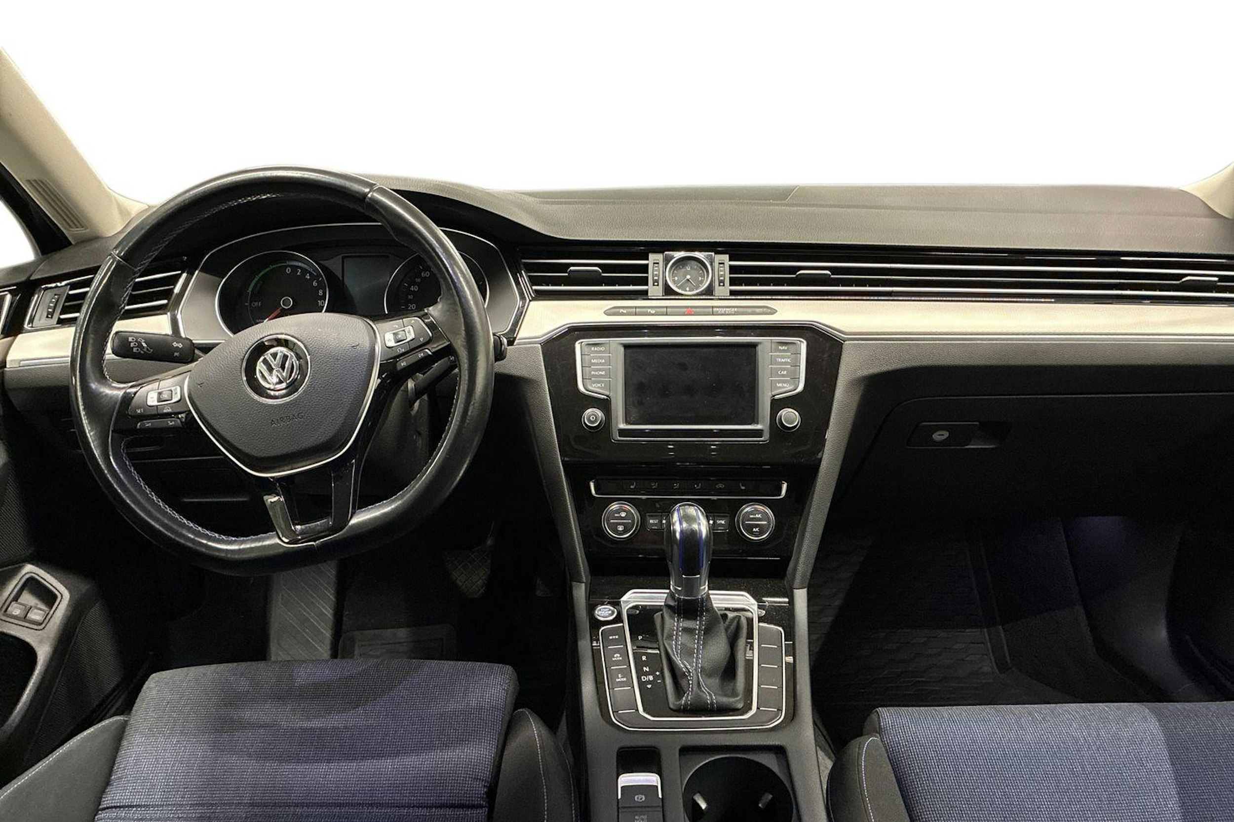 Harmaa Volkswagen PASSAT 2017 kuva 7.