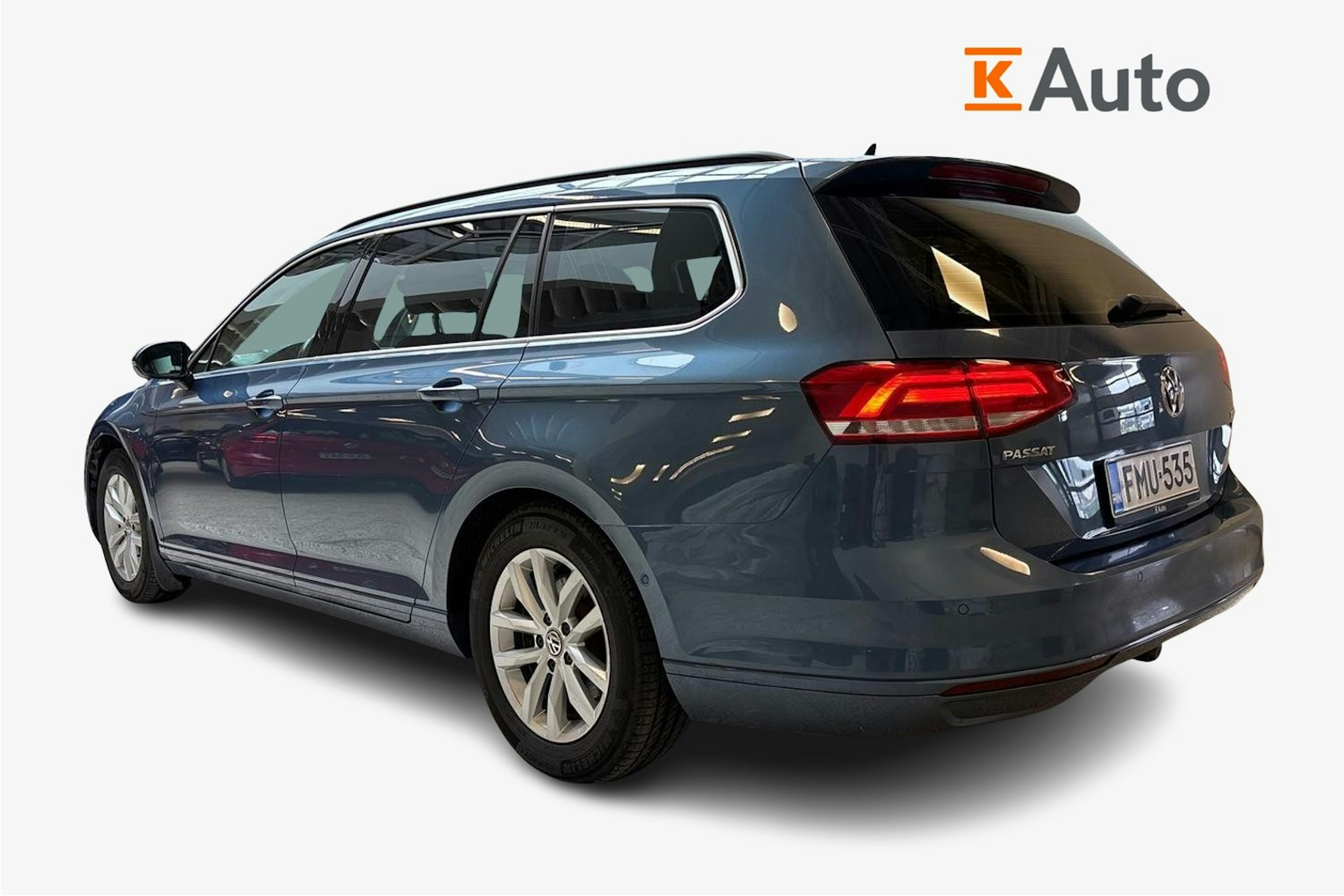 sininen Volkswagen Passat 2017 kuva 2.