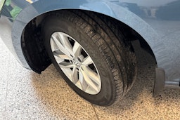 sininen Volkswagen Passat 2017 kuva 10.