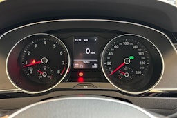 sininen Volkswagen Passat 2017 kuva 20.